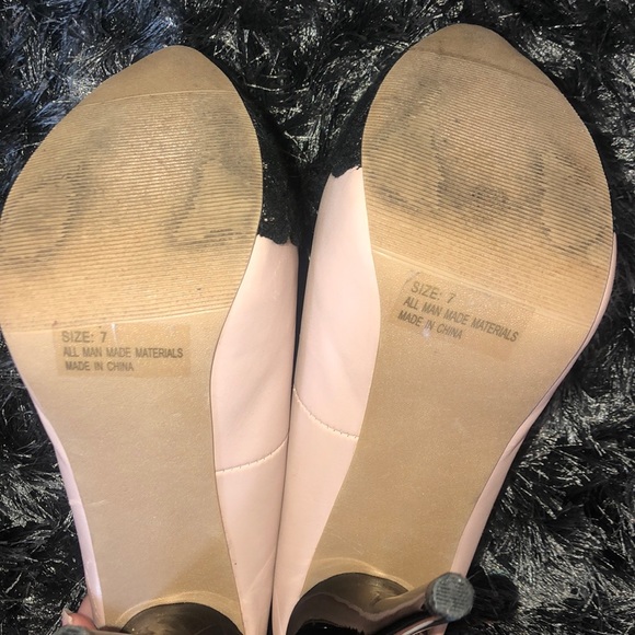 Heels! - Picture 3 of 5